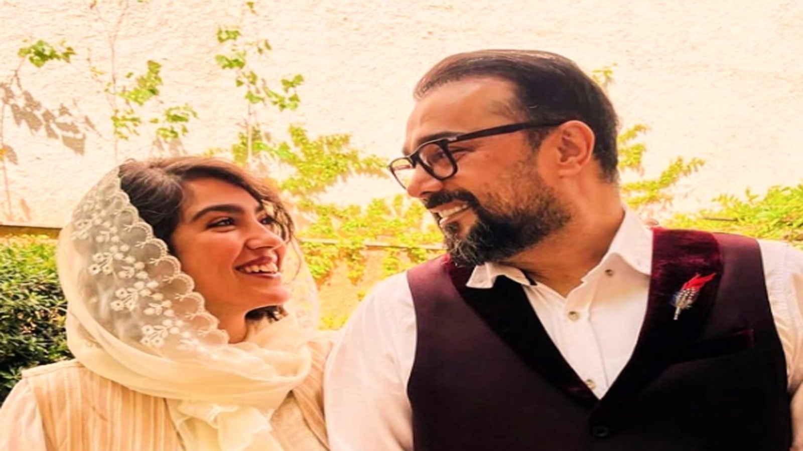 ازدواج سپند امیرسلیمانی و مونا کرمی : از آشنایی تا مراسم عروسی 1403 1 ازدواج سپند امیر سلیمانی و مونا کرمی