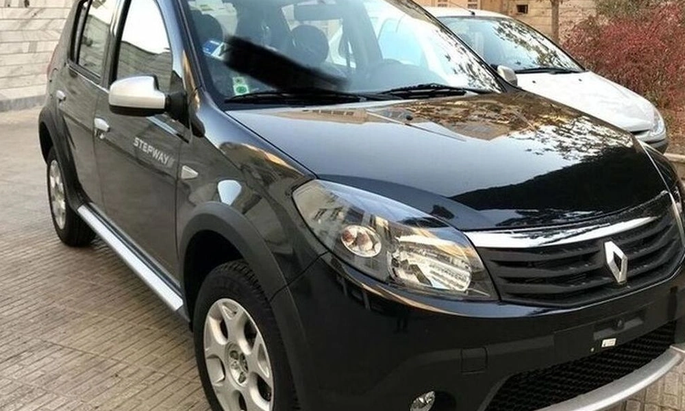 قیمت رنو ساندرو دست دوم به ۲ میلیارد رسید! شگفتی جدید در بازار خودرو