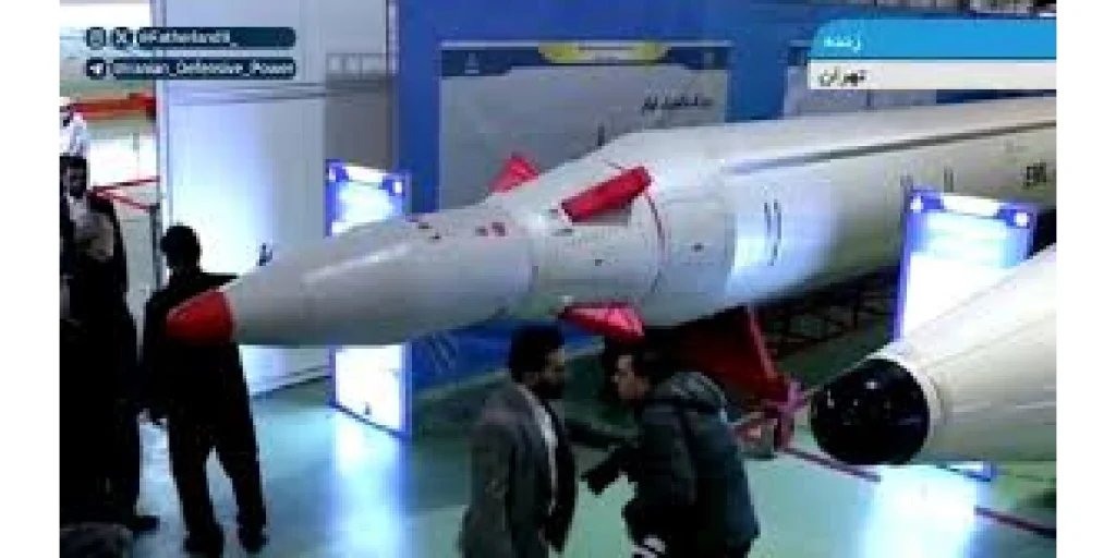 موشک بالستیک اعتماد 5 ویژگی کلیدی و اهمیت آن در تقویت توان دفاعی ایران 5 رونمایی از موشک بالستیک اعتماد، گامی مهم در تقویت توان دفاعی کشور محسوب میشود.