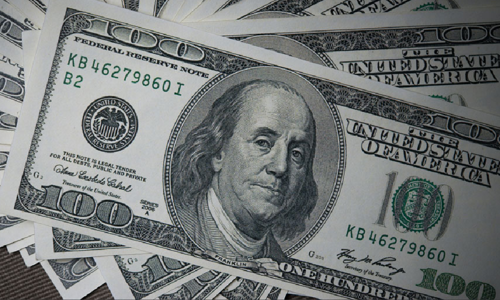 عوامل مؤثر بر قیمت دلار در سال 1404 چیست؟ تحریم‌ها، نقدینگی و سیاست‌های اقتصادی چه نقشی دارند؟