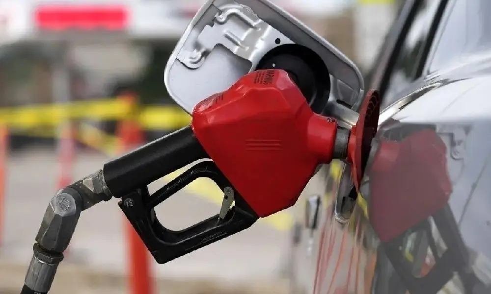 برنامه دولت برای افزایش قیمت بنزین چیست؟ هدف اصلی، توزیع عادلانه یارانه‌ها است.