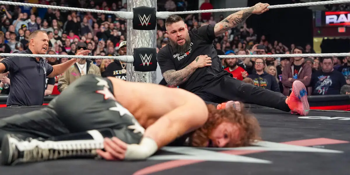 مسابقات کشتی کج WWE Elimination Chamber 