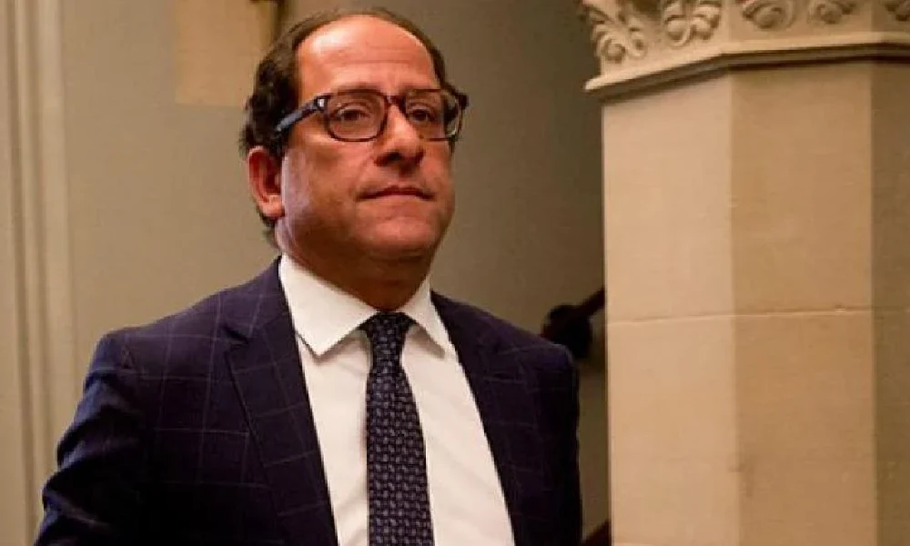 علی احساسی نواده عبدالحسین تیمورتاش وزیر تحول کانادا شد 1 علی احساسی نواده عبدالحسین تیمورتاش وزیر تحول کانادا شد