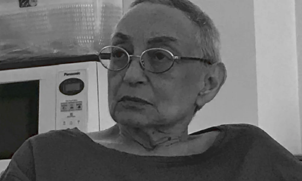 پروانه اعتمادی