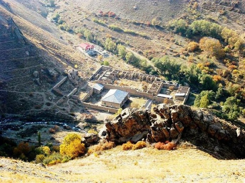 گردش در کاخ‌های کرج