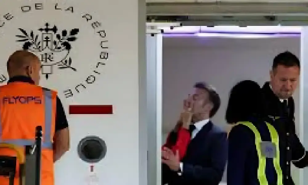 سیلی خوردن مکرون رئیس‌جمهور فرانسه سیلی خوردن مکرون از همسرش