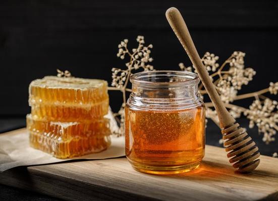 نکات بهداشتی که باید هنگام خرید عسل فله رعایت کنیم 2 honey