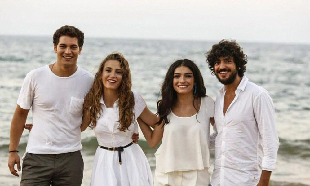 بیوگرافی بازیگران سریال جزر و مد