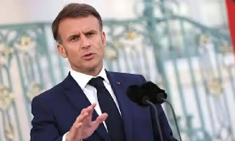 سیلی خوردن مکرون رئیس‌جمهور فرانسه از همسرش