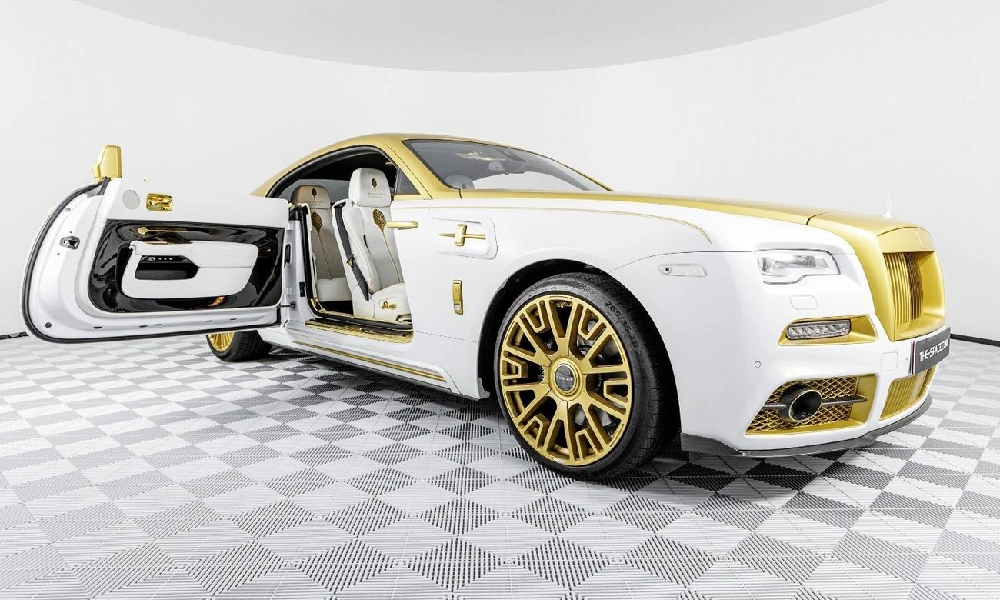 کوروش منصوری کیست؟