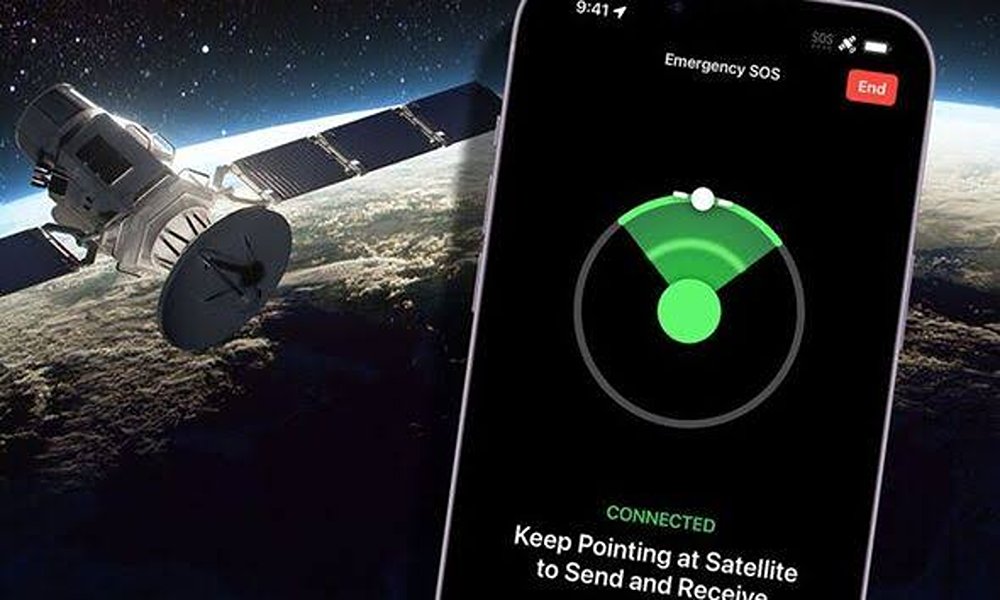 اپل اتصال ماهوارهای آیفون ۱۳ را فعال کرد؛ خبر داغ برای کاربران قدیمیتر 5 در این تصویر، رابط گرافیکی آیفون ۱۳ هنگام ارسال پیام اضطراری دیده میشود. در مواقعی که کاربر هیچ دسترسی به آنتن ندارد، این سیستم بهصورت خودکار از طریق ماهوارههای Starlink پیام را منتقل میکند. این قابلیت در حفظ جان افراد نقش کلیدی دارد.