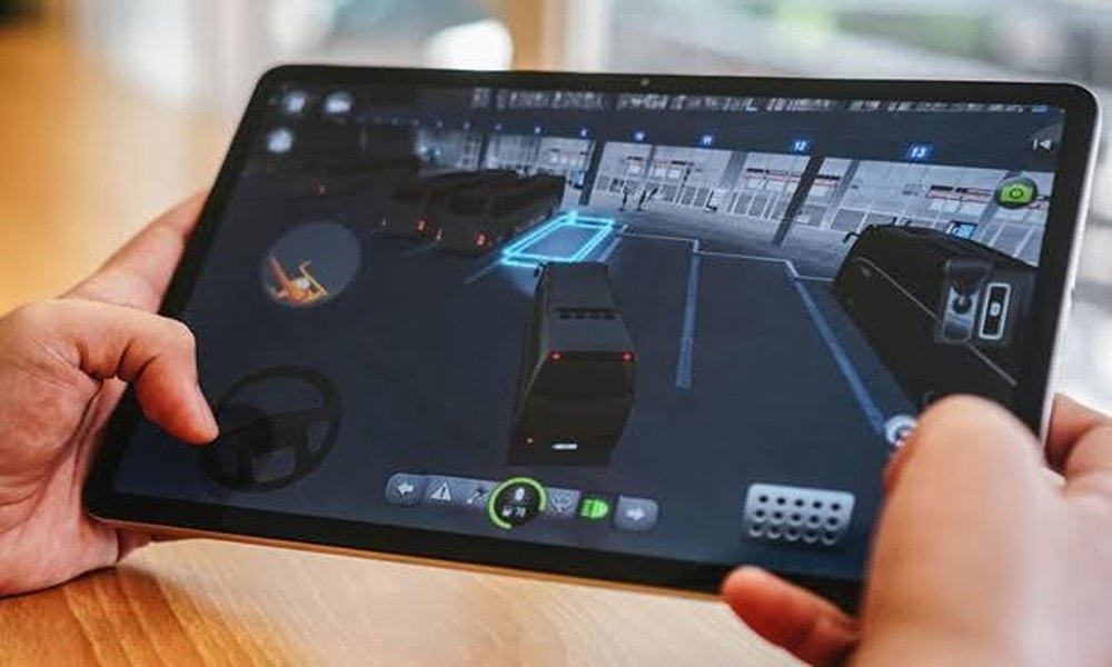 شیائومی پد ۷ اولترا رونمایی شد؛ تبلتی با نمایشگر OLED، باتری ۱۲۰۰۰ و دوربین ۵۰ مگاپیکسلی! 2 اجرای بازی در شیائومی پد ۷ (Xiaomi Pad 7 Ultra)