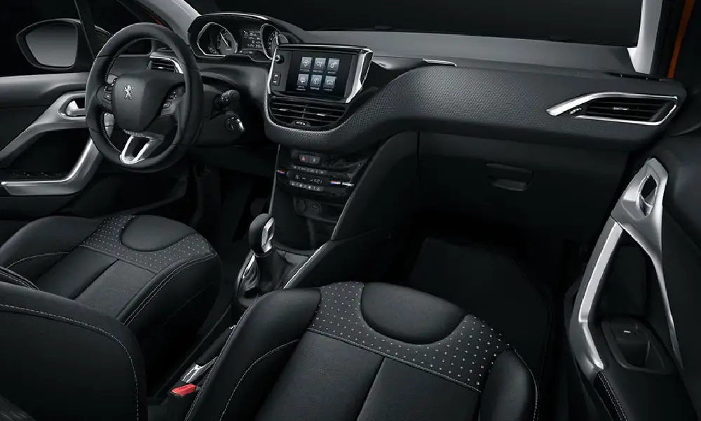 داخل پژو ۲۰۸ جدید ایران خودرو