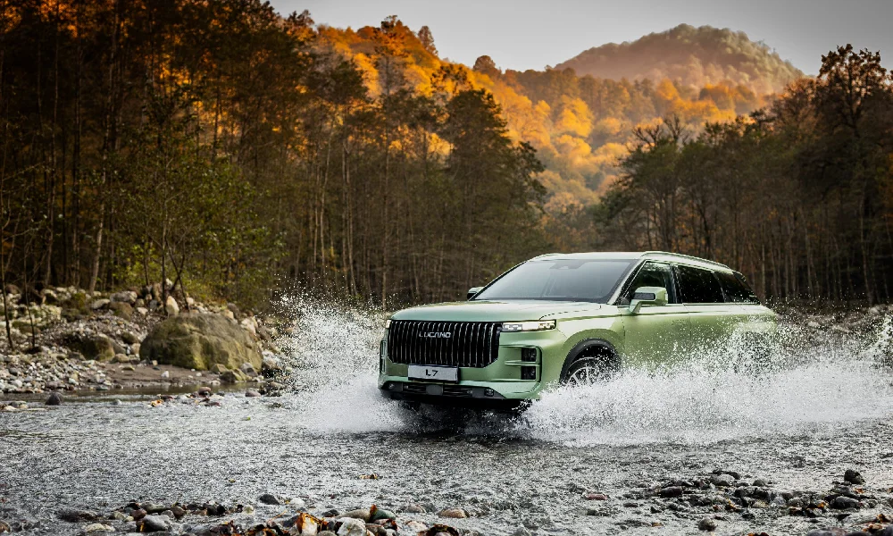 بررسی لوکانو L7