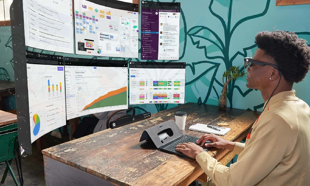 اولین لپتاپ بدون نمایشگر