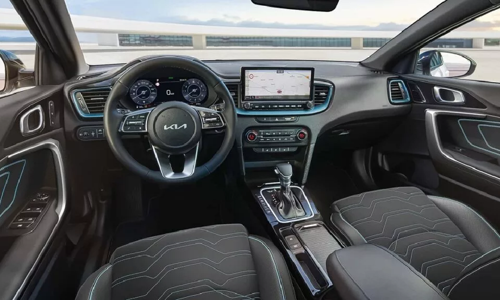 اگر به‌دنبال کراس‌اووری با عملکرد بالا و طراحی اسپرت هستید، کیا XCeed مدل ۲۰۲۵ انتخابی بی‌رقیب است.