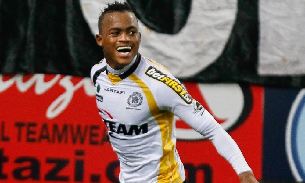 بازیکن آفریقایی استقلال