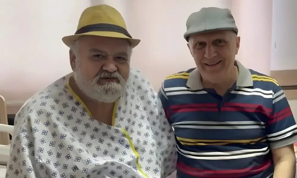 آخرین وضعیت سلامت اکبر عبدی مرداد ۱۴۰۴ 4 درخواست اکبر عبدی از هوادارانش بعد از خبر بستری شدن وی