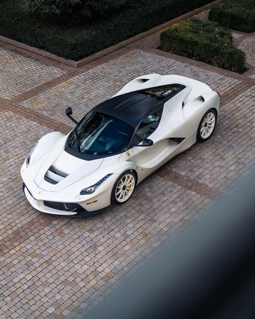 LaFerrari سفید